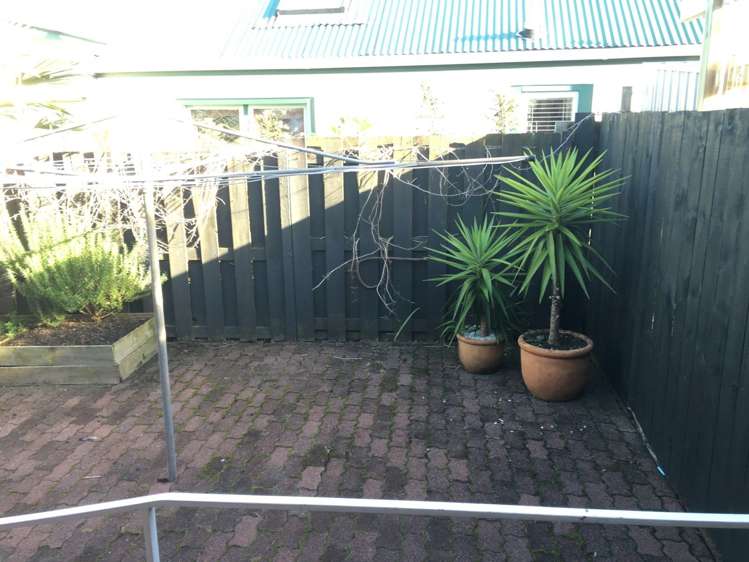 2/153 Landscape Road Mount Eden_7