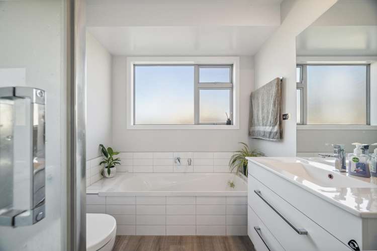 27 Hinekura Avenue Taupo_12