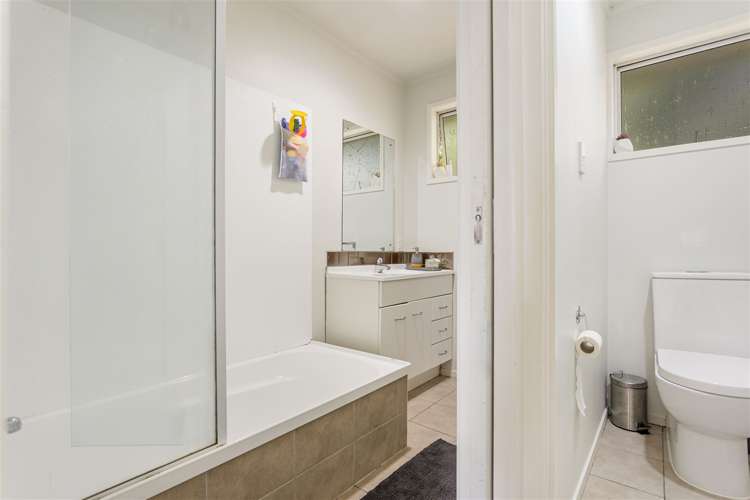 98 Reynella Drive Massey_11