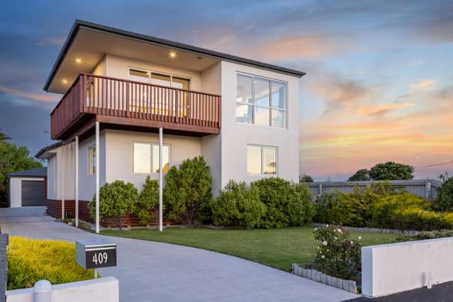 Your Dream Home with Estuary Views!