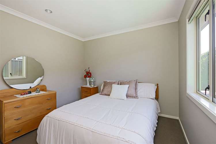 18 Lowry Place Frimley_9