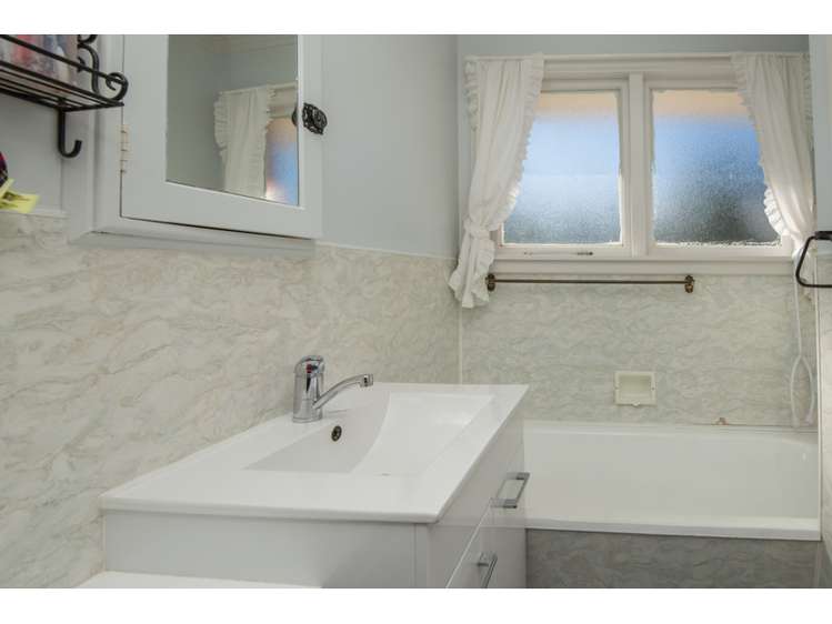 239 Shortland Street Aranui_10