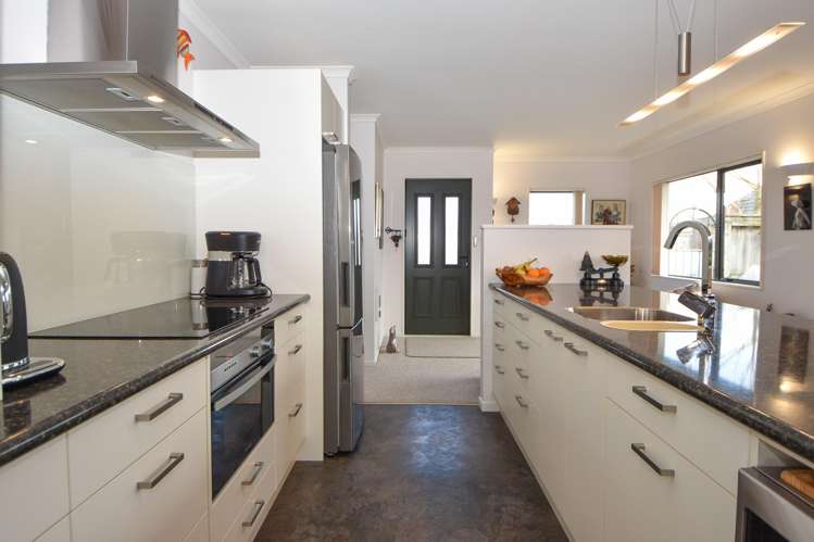 27/55 Armstrong Avenue Carterton_1