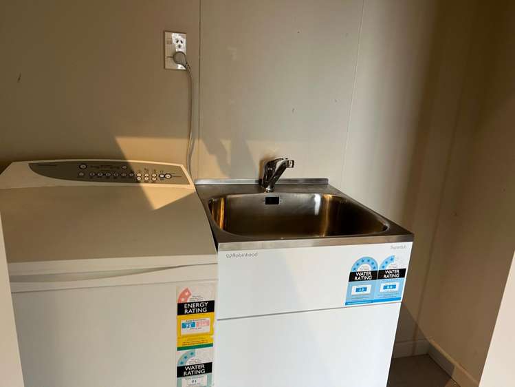 582 Massey Road Mangere_11