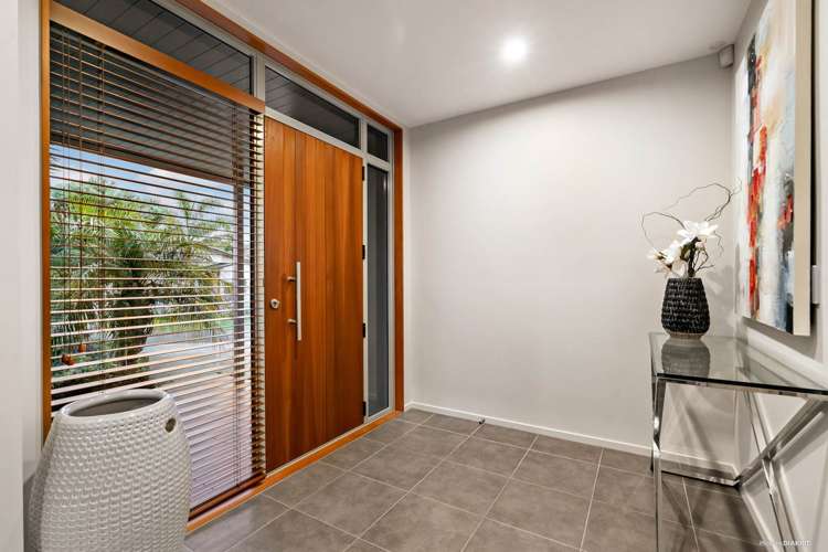 8 Chard Place Flat Bush_16