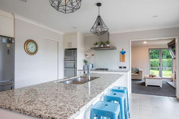 90 Dalmore Way Acacia Bay_13