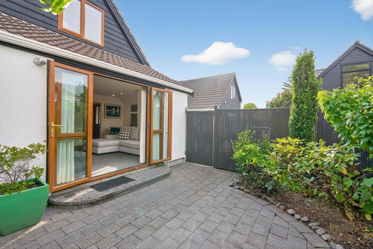 2/130 Muritai Road Eastbourne_17