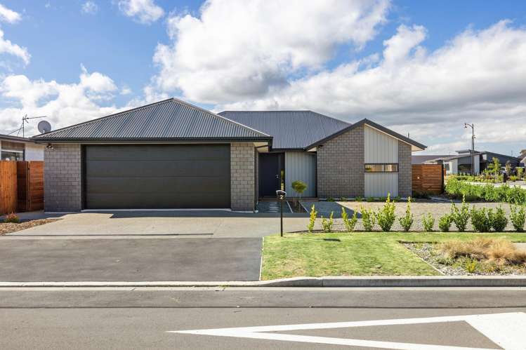 2 Rennie Place The Pines Beach_1