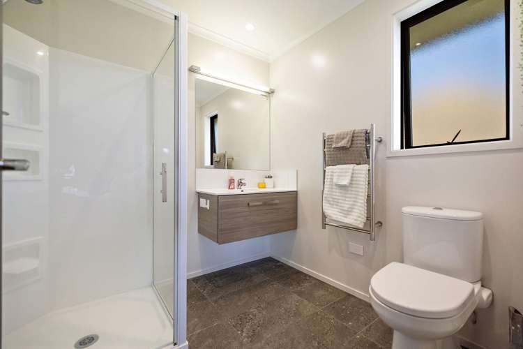 4 Banbury Terrace Lower Shotover_17