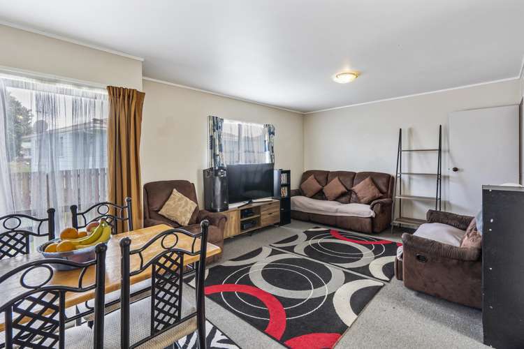 2/14 Hatherley Place Clendon Park_4