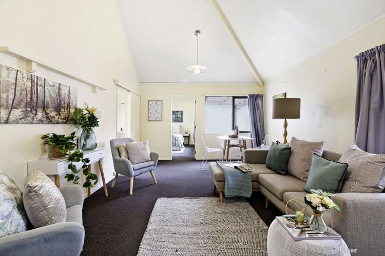 132 Akaroa Drive Maupuia_8