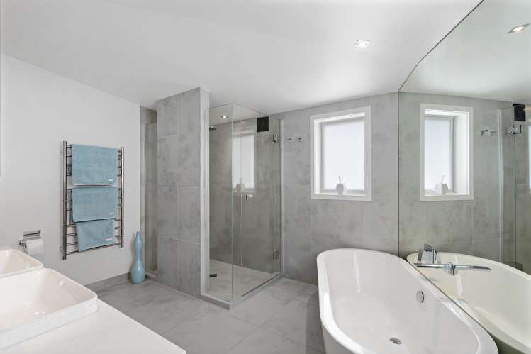 66 Churchill Road Murrays Bay_21