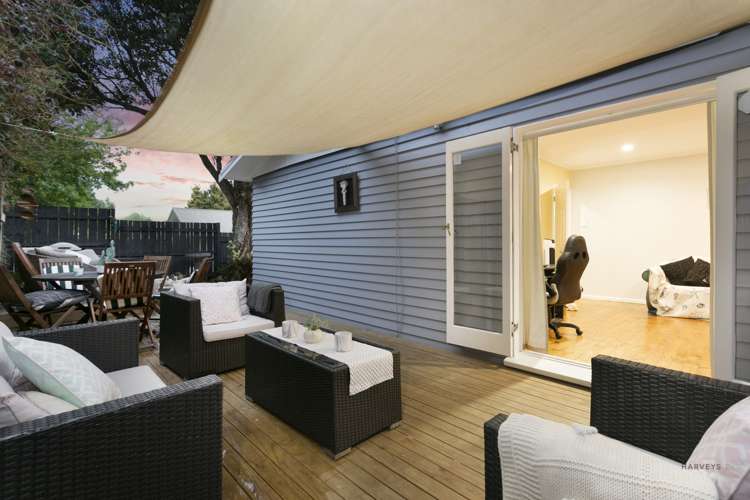 512 West Coast Road Oratia_13