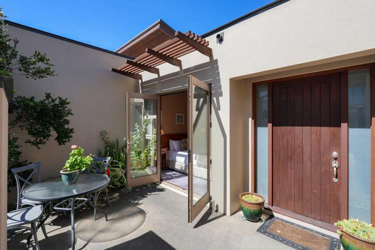 2/10 Lake Street Queenstown_45