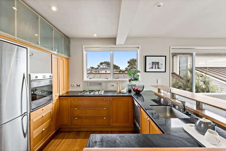 2/8a Audrey Road Takapuna_21