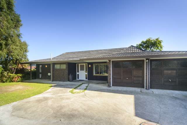 15 Truscott Grove Awapuni_1