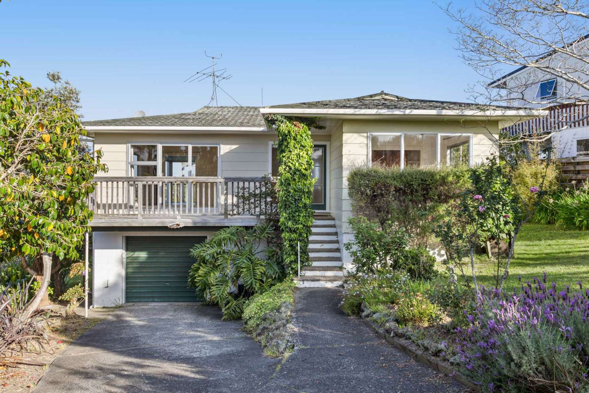 8 Fairway Avenue Red Beach_0