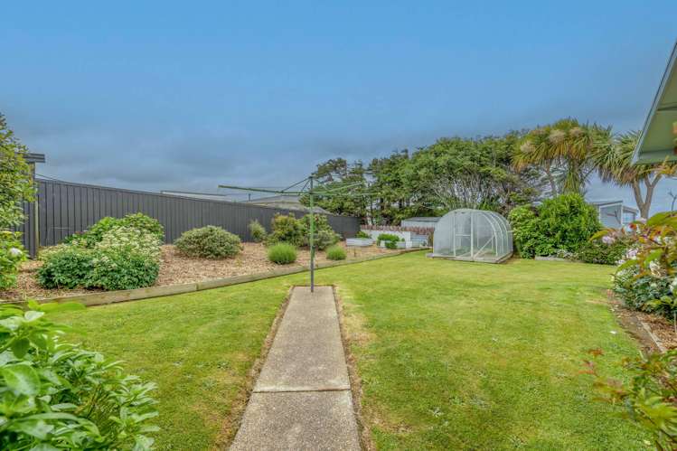 8 Trotter Street Riverton_17