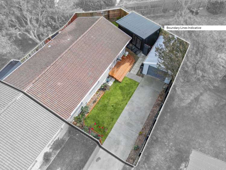 2/11 Farnborough Street Aranui_13