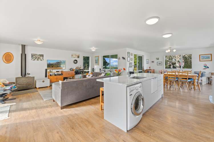 4 Pukekereru Lane Whakatiwai_9