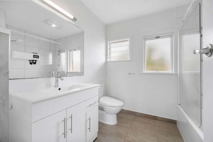 2/365 East Coast Road Mairangi Bay_19