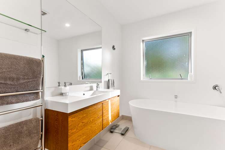 2/13a Easter Parade Glen Eden_10