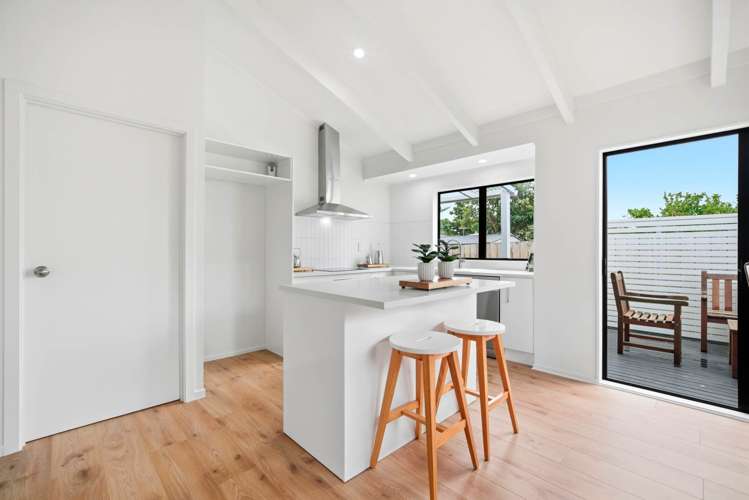 4/7 Vera Road Te Atatu South_9