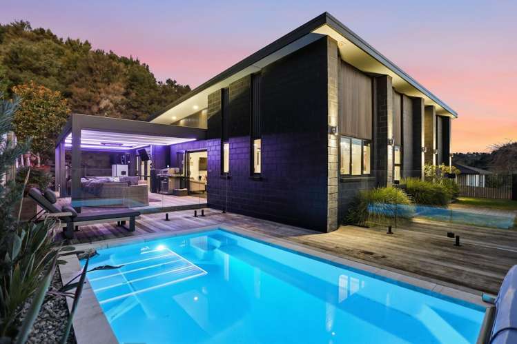 10 Ellesmere Close Pyes Pa_0