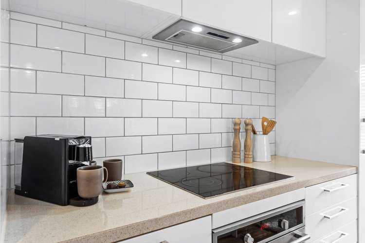 57 Amberley Avenue Te Atatu South_8