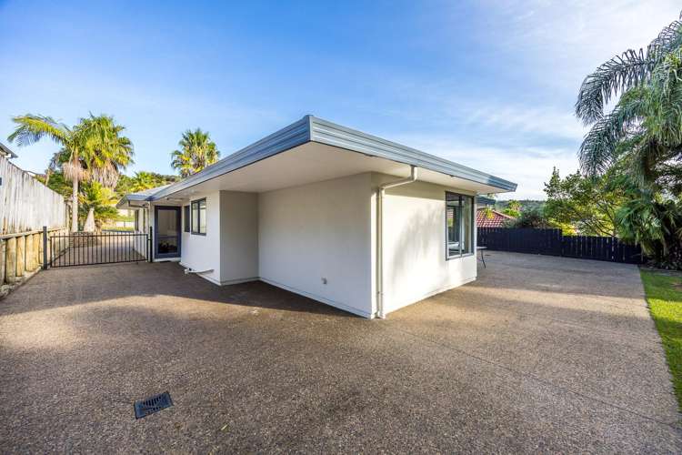 139 Roberta Crescent Orewa_27