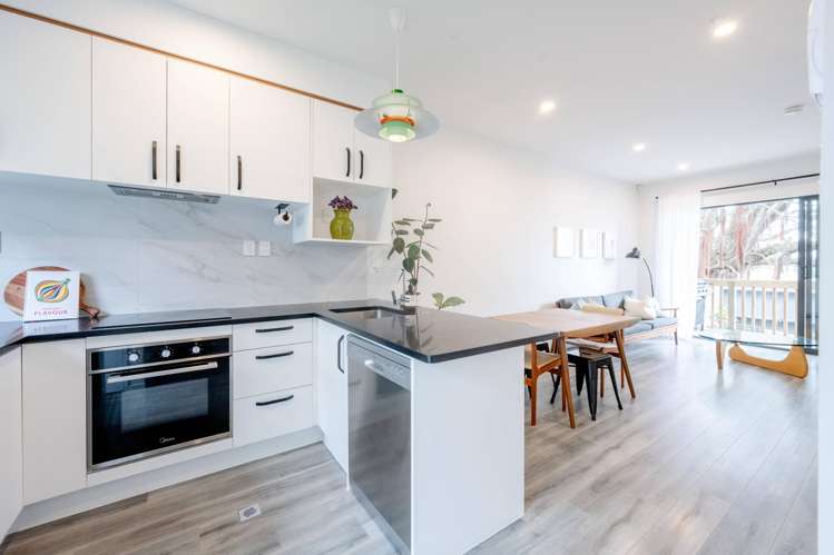 14/22 Ryburn Road Mount Wellington_5