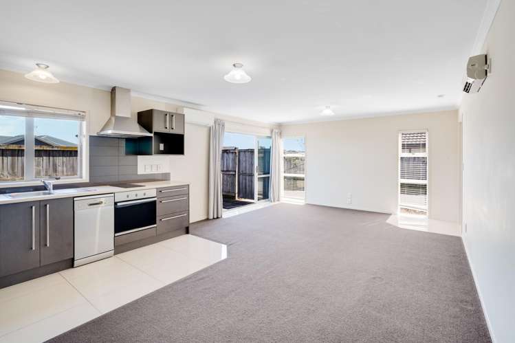 30 & 30A Sirius Crescent Rototuna North_23
