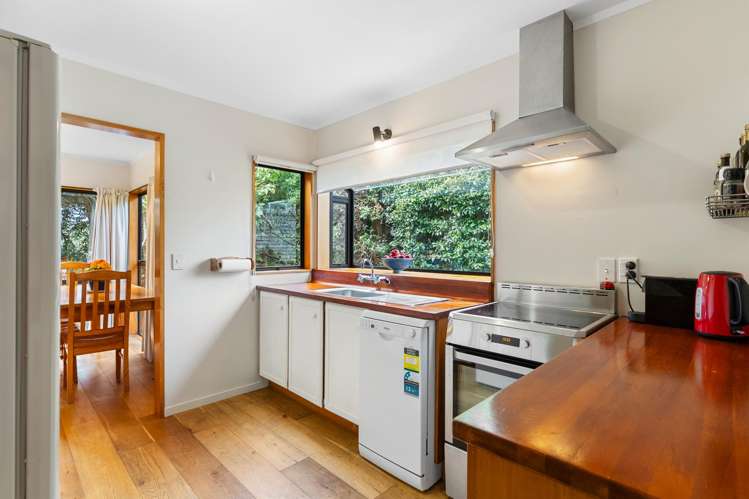 2/120 Riddell Road Glendowie_6