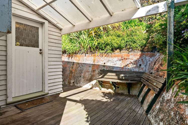 9 Hungerford Road Lyall Bay_13