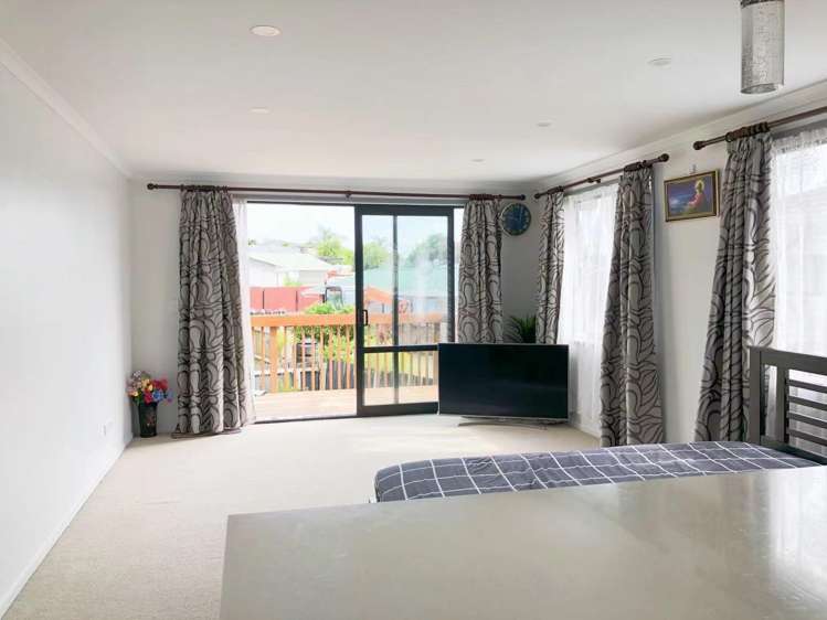 2/65e Metcalfe Road Ranui_1