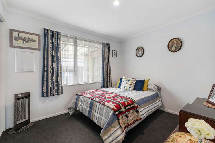 51 Hewlett Road Massey_12