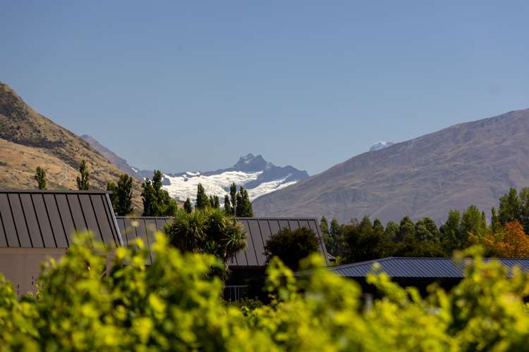 1 Divers Lane Wanaka_11