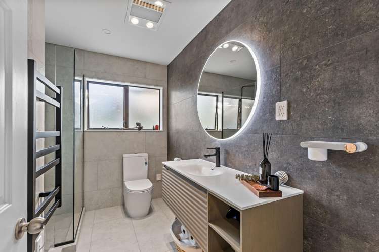2/16 Matisse Drive West Harbour_13