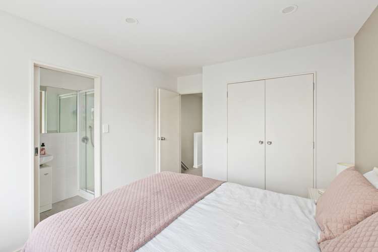 8/22 Northcross Drive Oteha_9