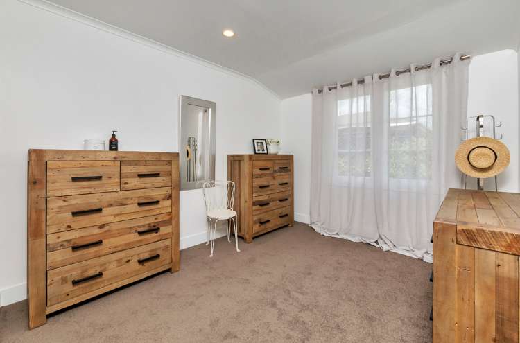 23 Karaka Street Helensville_17