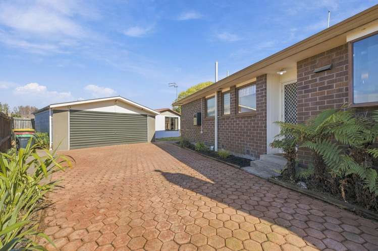 50 Yellowstone Crescent Burwood_13