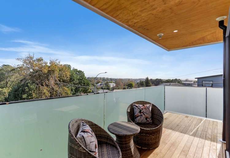 8/61 Clayburn Road Glen Eden_2