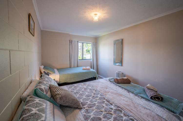 55 Beach Road Akaroa_32