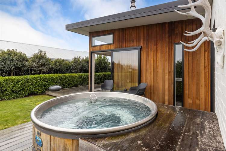 4 Piper Lane Burleigh_17