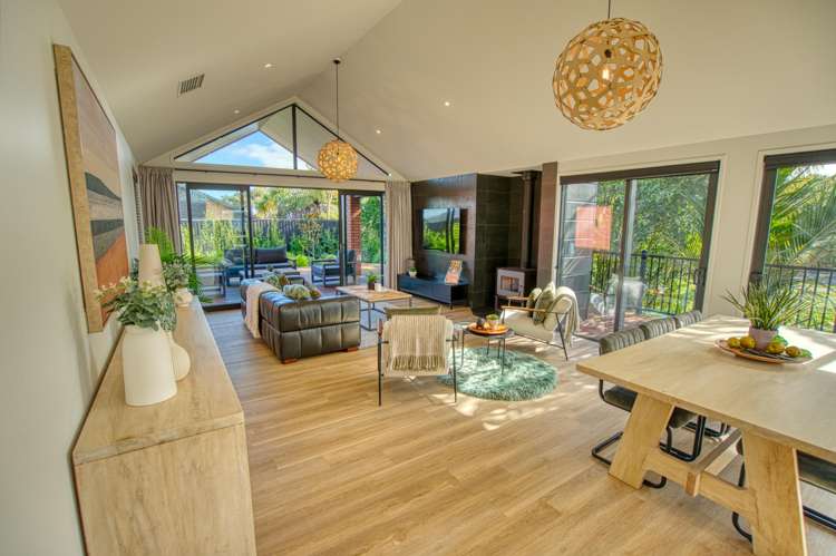 160 Coulson Road Paroa_11