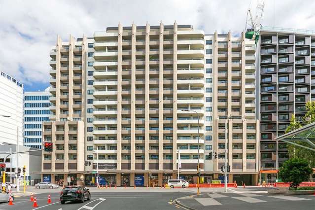 Great Location & Near New Apartment