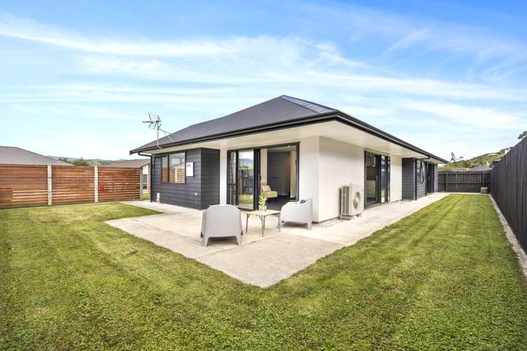 9 Cory Jane Grove Riverstone Terraces_15