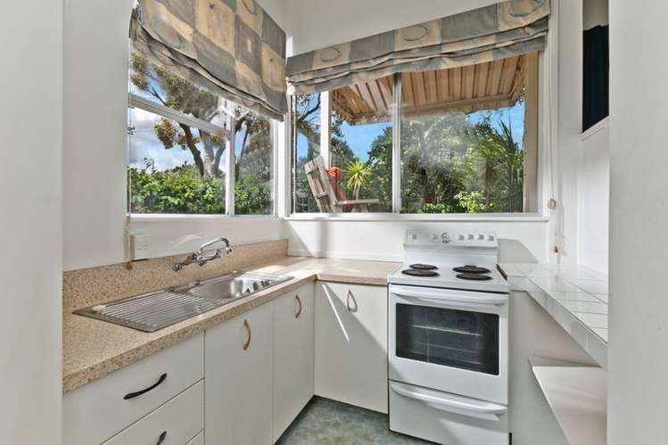 2/140 Calliope Road Stanley Point_8