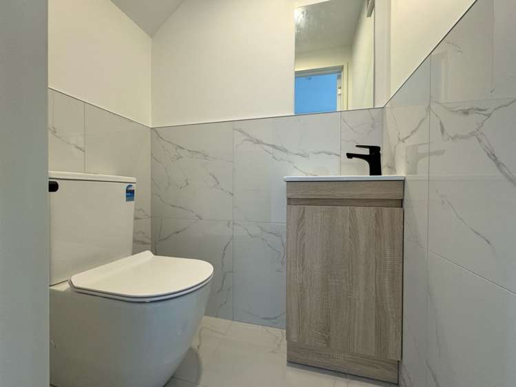 10 Kiato Lane 10673_6