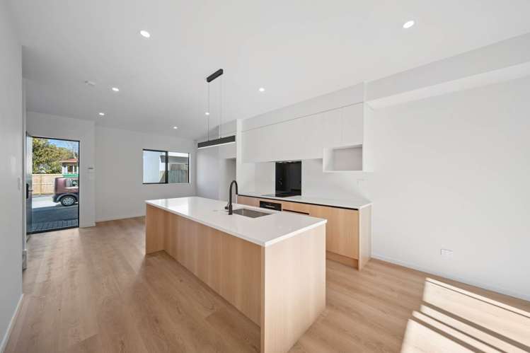 8/12 Clendon Place Manurewa_8